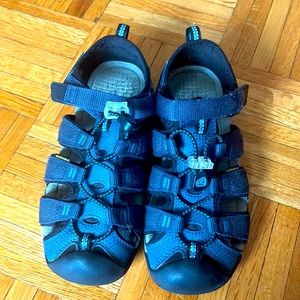 Keen sandals youth size 3